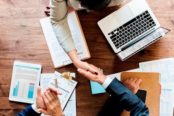 Tư vấn hướng nghiệp dành cho người học quản trị kinh doanh online