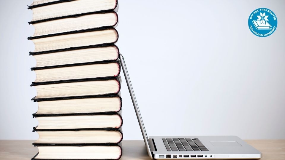 Nên học đại học online cho người đi làm ở đâu?