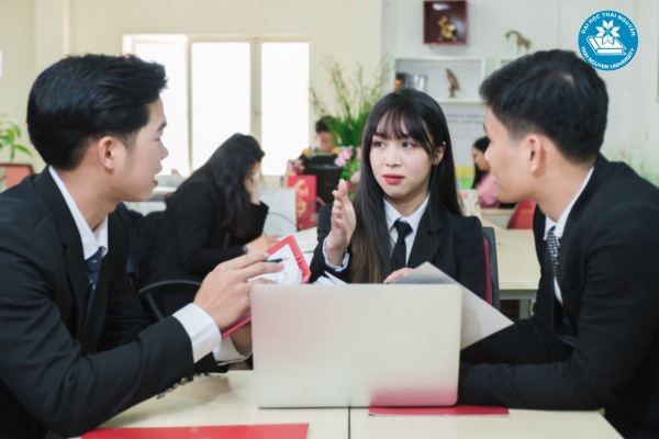 Tố chất để theo học Luật thương mại và Luật kinh tế