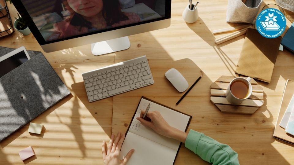Học Luật Kinh Tế Nên Học Trường Nào? 