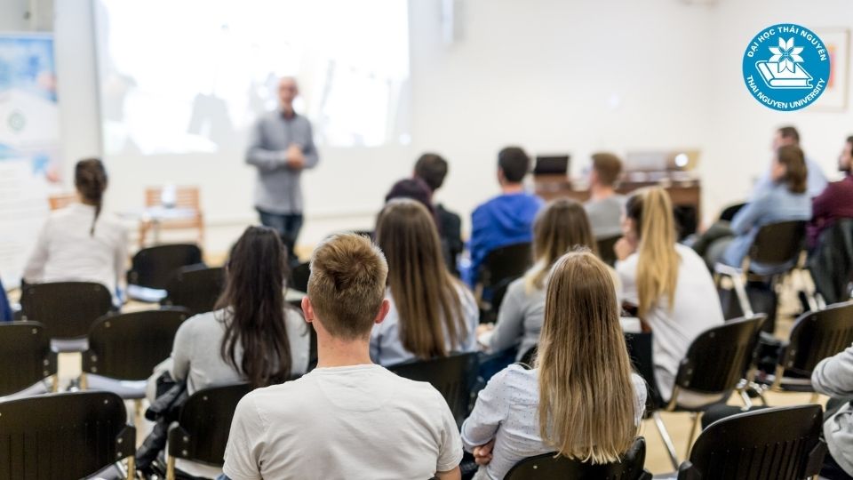 Điều kiện và hình thức tuyển sinh văn bằng 2 đại học là gì?