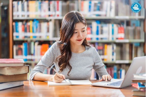 Các thách thức của học đại học online và cách khắc phục