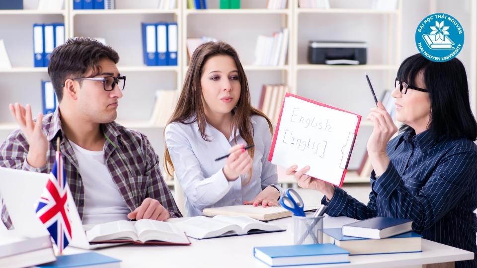 Cơ hội nghề nghiệp sau khi học văn bằng 2 ngôn ngữ Anh từ xa